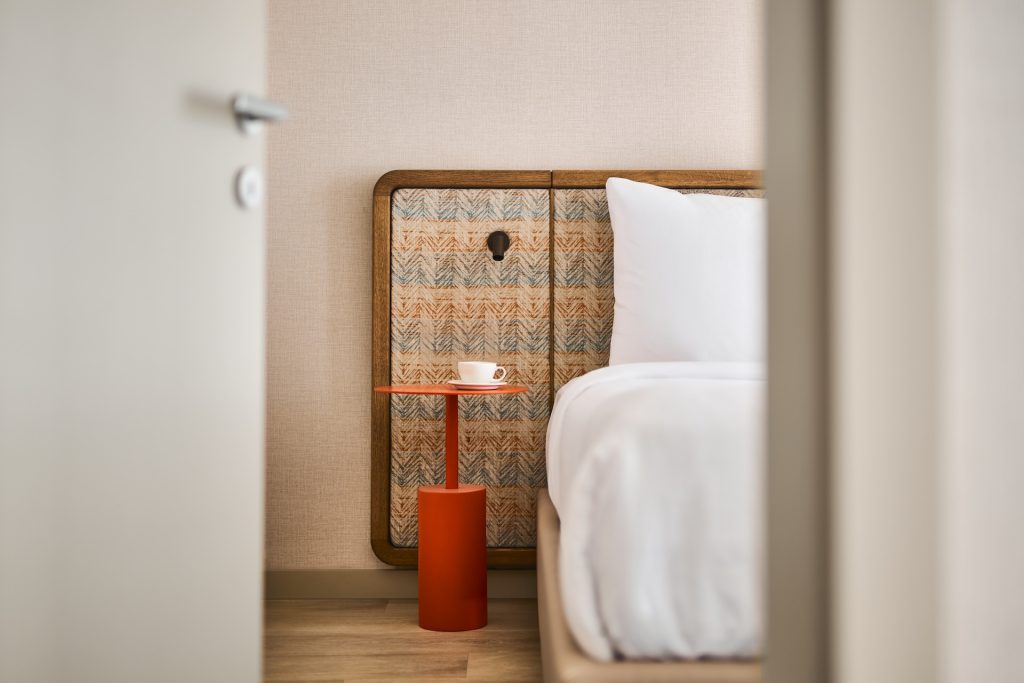 Movenpick-Classic Room2